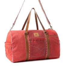 Load image into Gallery viewer, Preorder: Wildberry Voyager Traveler Bag