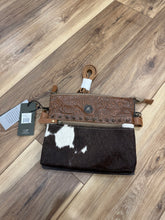Load image into Gallery viewer, Remarkable purse
