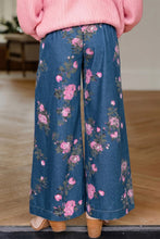 Load image into Gallery viewer, 🖤 PRE-ORDER🖤 Deborah Blue Retro Floral Print Tie Elastic Waist Button Pintuck Wide Leg Jeans
